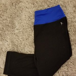 Fitted Capri Yoga Leggins